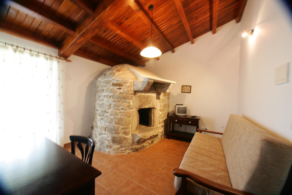 Hostel Casa Da Botica A Estrada Os Casares Zimmer foto