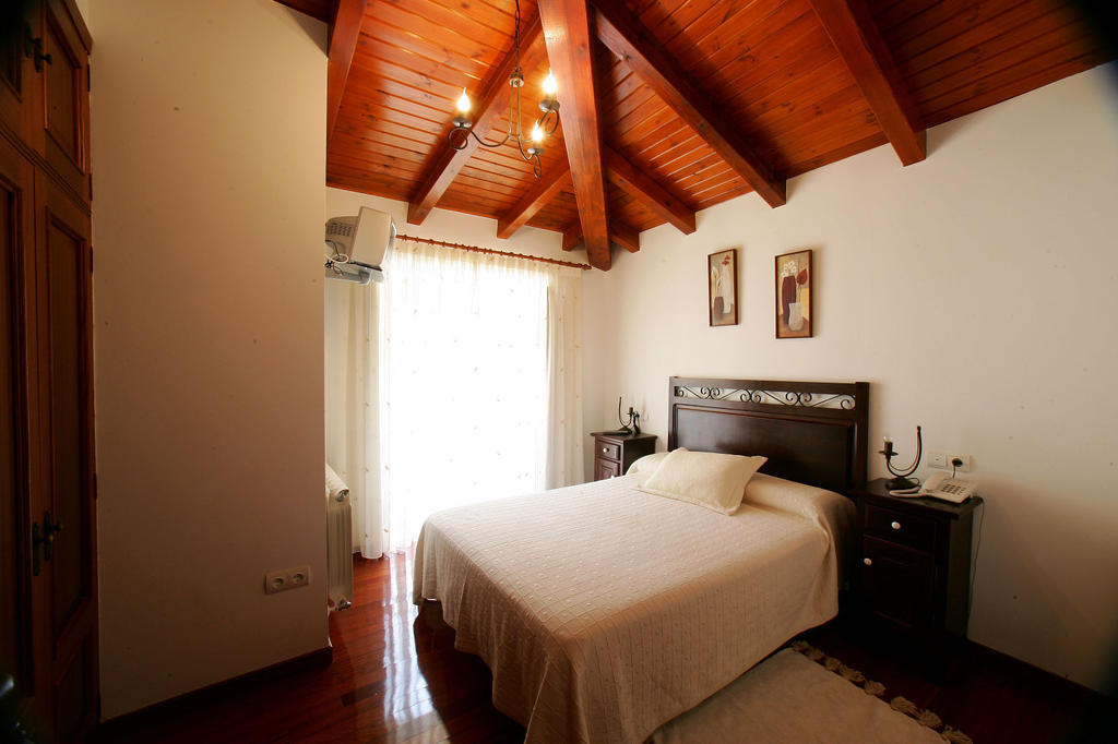 Hostel Casa Da Botica A Estrada Os Casares Zimmer foto